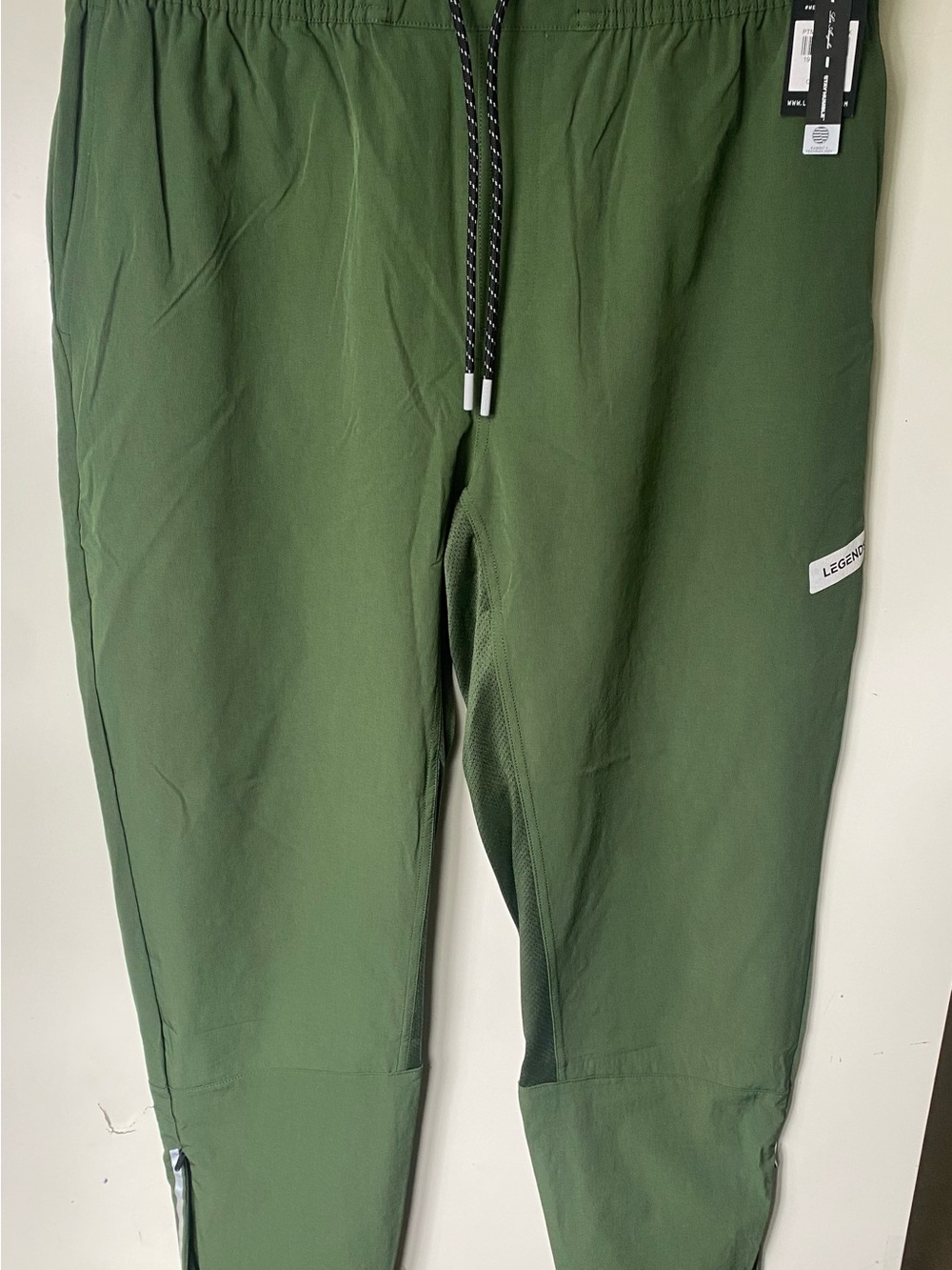 Legends Carson Pant Olive Green Joggers Mens Large NWT Performance Travel Pants